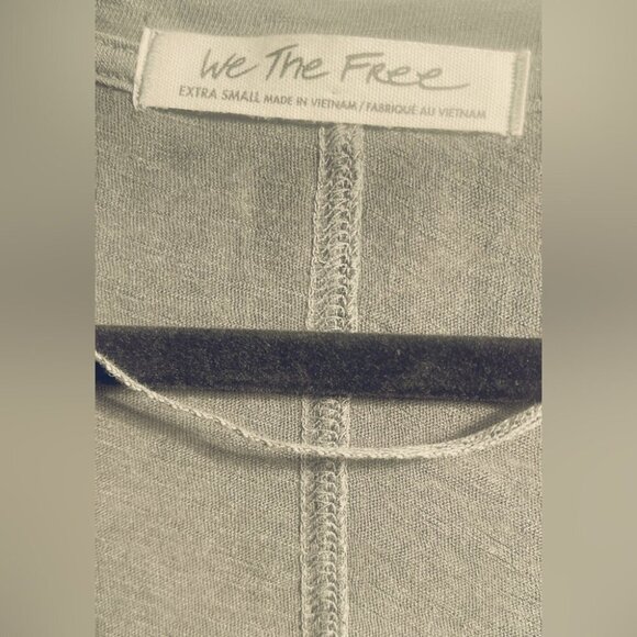 We The Free “on my mind” grey distressed batwing long sleeve oversized shirt XS - Picture 4 of 5